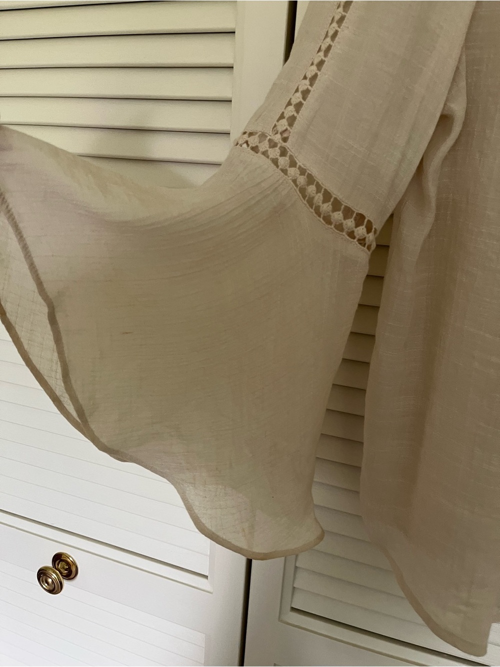 New Directions blouse with lace and bell  sleeves - Picture 5 of 7